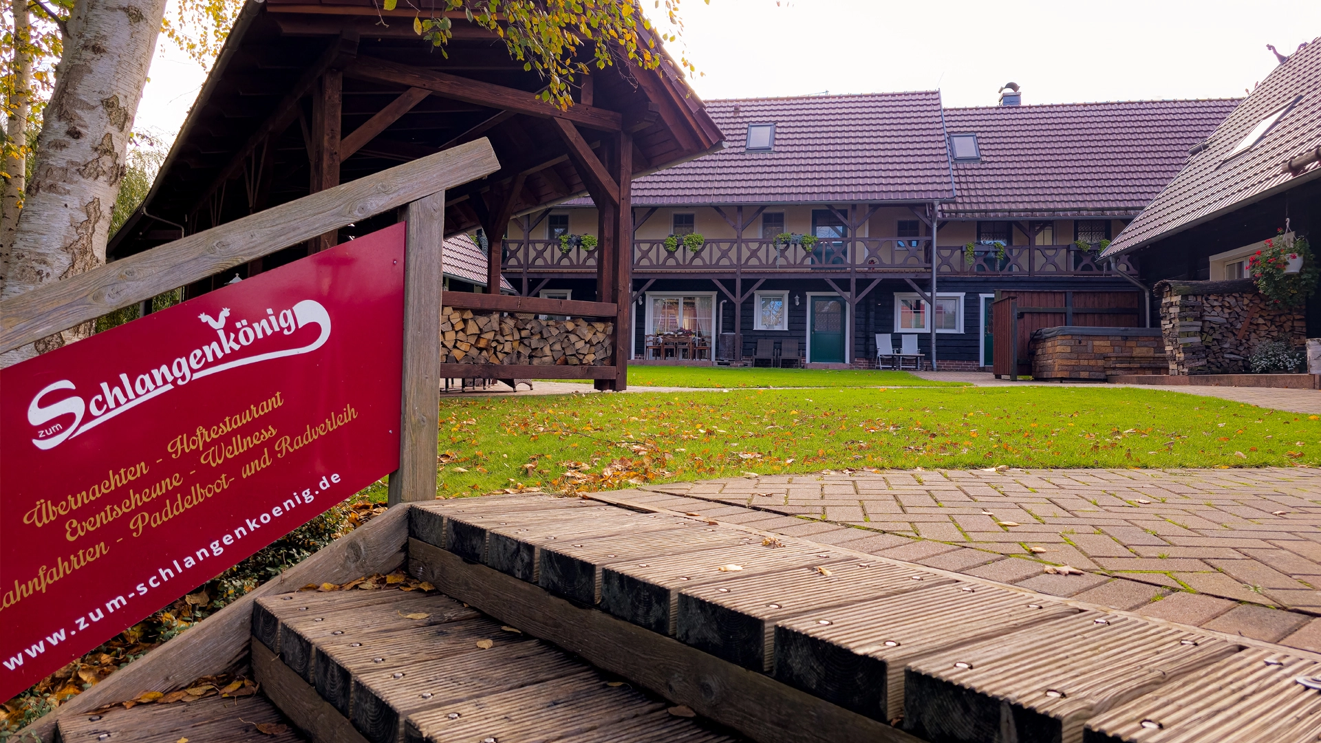 Kahnfahrt direkt ab Hotel Zum Schlangenkönig